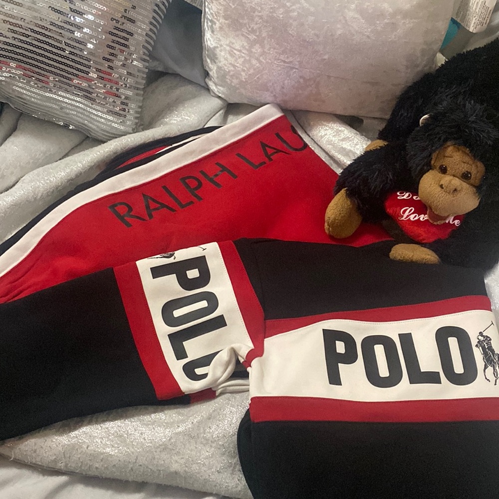 Authentic women’s Ralph Lauren polo sweatshirt n joggers!